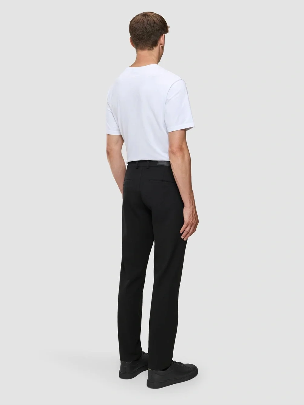 Men’s Straight-Leg Dress Jeans NWT
